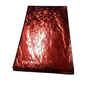 Metallic Vinyl tafelkleed met kerstboom motief kerstmis - Metallic - Rood - Vinyl - 200 x 140 cm - Kerstmis - Tafellaken - Oud 