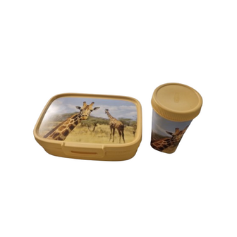 Lunchbox met drinkbeker met draaideksel Curver - Giraf / Giraffe Thema - Geel - Lunchtrommel inhoud 1.3 liter en beker 400 ml -