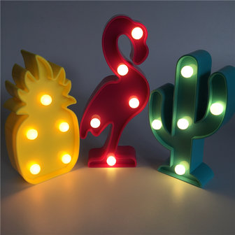 Mini LED Ananas lampje met 5 led lampjes - Geel - Kunststof - 6.5 x 2.5 x 12 cm