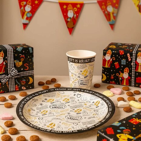 Feestpakket sinterklaas "Wie zoet is krijgt lekkers..." - Zwart / Goud / Wit - Karton - Bordjes / Bekertj