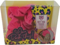 Badgeschenkset cadeauset ''You Rock This'' - Badschuim / Haarband - 15 x 6 x 12,5 cm Badgeschenkset cadeauset ''You Rock This'' - Badschuim / Haarband - 15 x 6 x 12,5 cm