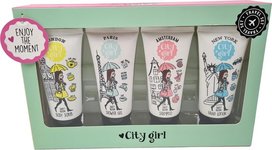 Geschenkset City Girl - Body Scrub - Shower Gel - Shampoo - Hand Lotion - 4 x 100 ml - Cadeau - Sinterklaas - Kerst Geschenkset City Girl - Body Scrub - Shower Gel - Shampoo - Hand Lotion - 4 x 100 ml - Cadeau - Sinterklaas - Kerst