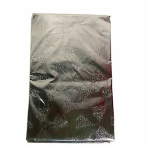 Metallic Vinyl tafelkleed met kerstboom motief kerstmis - Zilver - Vinyl - 200 x 140 cm - Kerstmis - Tafellaken - Oud en Nieuw - Feestdagen 