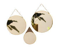 Hang spiegel THERESE met metalen ketting - Goud - 3 stuks - ⌀ 20, 30 en 35 cm Hang spiegel THERESE met metalen ketting - Goud - 3 stuks - ⌀ 20, 30 en 35 cm