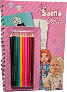 Selfie Girls Kleurboek met kleurpotloden - Roze - Hardcover - Papier - 118 Stickers - 40 Kleurplaten - 29 x 21 cm Selfie Girls Kleurboek met kleurpotloden - Roze - Hardcover - Papier - 118 Stickers - 40 Kleurplaten - 29 x 21 cm
