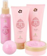Luxe Spa Giftset - Happiness Is A Journey - Set van 5 Luxe Spa Giftset - Happiness Is A Journey - Set van 5