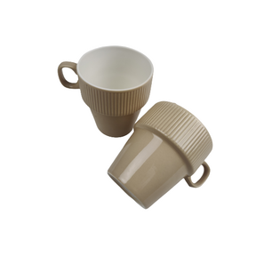 Koffiemok met brede rand FRAPPUCINI - Mocca kleur - streepjes motief - Keramiek - Set van 2 - Drinkbeker - Beker - Mok - Theemok - Koffiebeker Koffiemok met brede rand FRAPPUCINI - Mocca kleur - streepjes motief - Keramiek - Set van 2 - Drinkbeker - Beker - Mok - Theemok - Koffiebeker