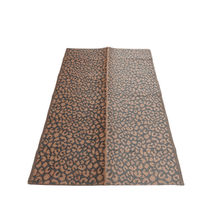 Trendy Tuintapijt / tuinkleed met Panter print - Rechthoek - Bruin / Zwart - 120 x 180 cm - Buitenkleed - Polypropeen Trendy Tuintapijt / tuinkleed met Panter print - Rechthoek - Bruin / Zwart - 120 x 180 cm - Buitenkleed - Polypropeen