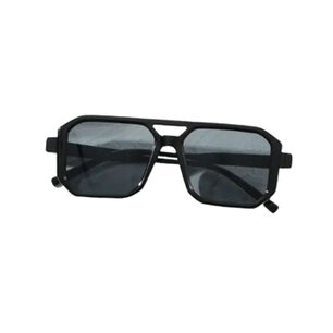 Zonnebril FESTIVAL - UV 400 - Zwart - Glazen vierkante bril - Normaal Model - Shades - Unisex Heren / Vrouwen - Gradient Color - Anti UV - Vintage Model - Kunststof / Polycarbonaat - Zwarte framestokjes Zonnebril FESTIVAL - UV 400 - Zwart - Glazen vierkante bril - Normaal Model - Shades - Unisex Heren / Vrouwen - Gradient Color - Anti UV - Vintage Model - Kunststof / Polycarbonaat - Zwarte framestokjes